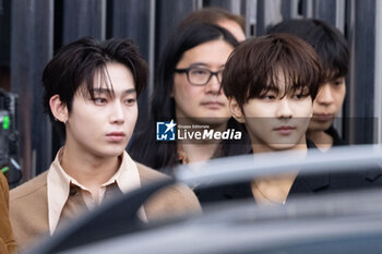 2023-09-21 - Enhypen band members (L-R) Sunoo and Jungwon, arrive at the Prada fashion show during the Milan Fashion Week Womenswear Spring/Summer 2024 on September 21, 2023 in Milan, Italy. ©Photo: Cinzia Camela. - PRADA - CELEBRITY - MILAN FASHION WEEK - WOMENSWEAR SPRING/SUMMER 2024 - NEWS - FASHION