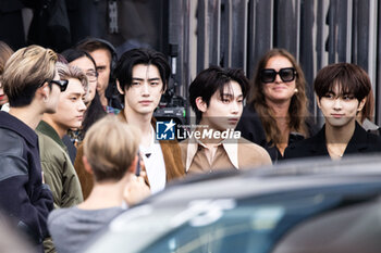 2023-09-21 - Enhypen band members (L-R) Niki, Jay, Sunghoon, Sunoo, Jungwon, arrive at the Prada fashion show during the Milan Fashion Week Womenswear Spring/Summer 2024 on September 21, 2023 in Milan, Italy. ©Photo: Cinzia Camela. - PRADA - CELEBRITY - MILAN FASHION WEEK - WOMENSWEAR SPRING/SUMMER 2024 - NEWS - FASHION