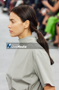 2023-09-22 - Irina Shayk walks the runway at the Tod's fashion show during the Milan Fashion Week Womenswear Spring/Summer 2024 on September 22, 2023 in Milan, Italy. ©Photo: Cinzia Camela. - TOD'S - FASHION SHOW AND DETAILS - MILAN FASHION WEEK - WOMENSWEAR SPRING/SUMMER 2024 - NEWS - FASHION