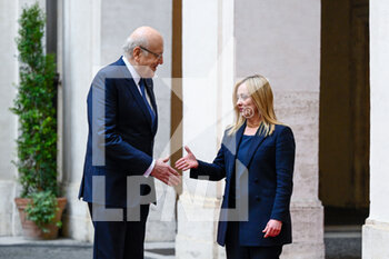 16/03/2023 - Italian Prime Minister Giorgia Meloni welcomes the lebanese Prime Minister Najib Miqati before their meeting at Palazzo Chigi., on March 16, 2023 in Rome, Italy. - ITALIAN PRIME MINISTER GIORGIA MELONI WELCOMES THE LEBANESE PRIME MINISTER NAJIB MIQATI  - NEWS - POLITICA
