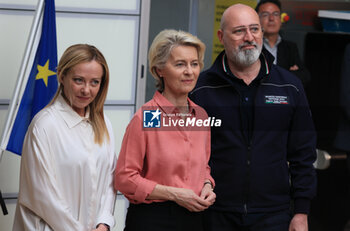 2023-05-25 - The president of the European parliament Ursula Von der Leyen with the Italian president of the council of ministers Giorgio Meloni and the president of the Emilia Romagna region during the press meeting on the occasion of the inspection carried out in the region in the provinces affected by the flood. Bologna, Italy, May 25, 2023. photo: stringer bologna - THE PRESIDENT OF THE EUROPEAN PARLIAMENT URSULA VON DER LEYEN WITH THE ITALIAN PRESIDENT OF THE COUNCIL OF MINISTERS GIORGIO MELONI AND THE PRESIDENT OF THE EMILIA ROMAGNA REGION DURING THE PRESS METING IN BOLOGNA - NEWS - POLITICS