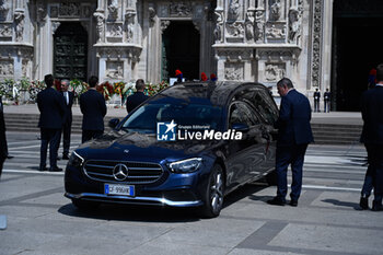 2023-06-14 - The coffin of the former Italian Prime Minister Silvio Berlusconi is carried from Berlusconi’s home to the Milan Cathedral during the state funeral on June 14, 2023 in Milan. Berlusconi, was the Prime Minister of Italy, the head of the country's government, for almost ten years, died t the age of 86. Credit: Tiziano Ballabio - THE STATE FUNERAL OF SILVIO BERLUSCONI IN MILAN - NEWS - POLITICS