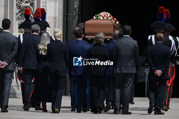 2023-06-14 - Coffin seen during the state funeral for the former Italian Prime Minister Silvio Berlusconi at Duomo on June 14, 2023 in Milan, Italy. Credit: Tiziano Ballabio - THE STATE FUNERAL OF SILVIO BERLUSCONI IN MILAN - NEWS - POLITICS