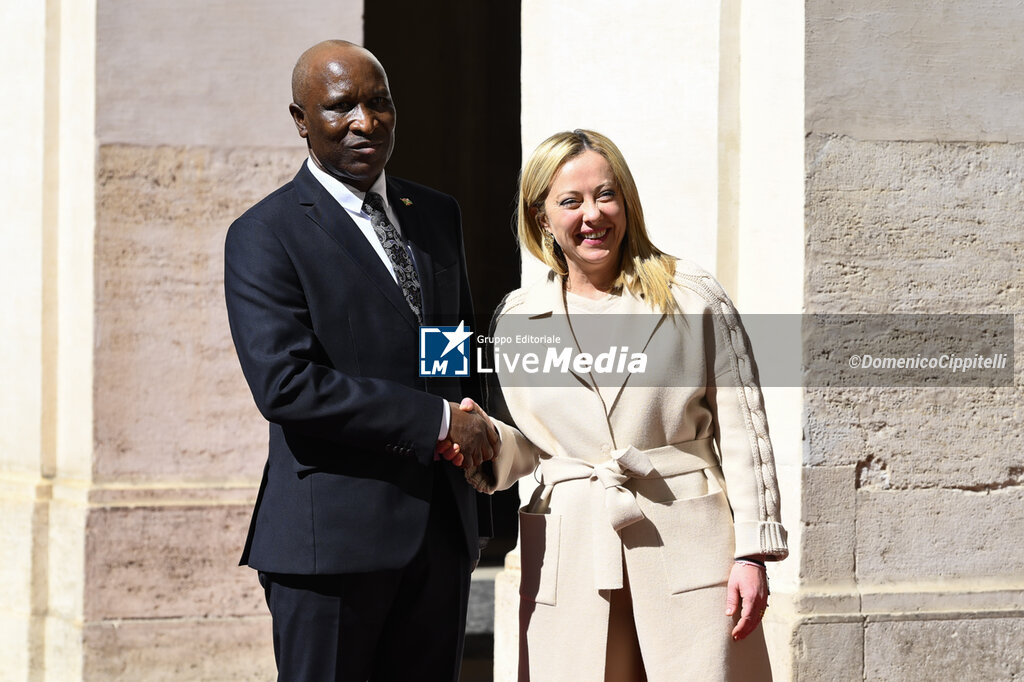 The Prime Minister, Giorgia Meloni, meets the Prime Minister of the Republic of Burundi, Gervais Ndirakobuca. - SERVIZI - POLITICA