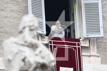 2023-01-15 - Pope Francis speaks from the window of the apostolic palace during the weekly Angelus prayer on January 15, 2023 in The Vatican.
(Photo by Fabrizio Corradetti / LiveMedia) - ANGELUS POPE FRANCESCO - NEWS - RELIGION