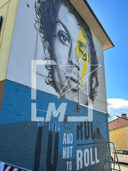 2023-04-09 - The gigantic Murals in Tavullia for Valentino Rossi by Andrea Buglisi for Wallabe Urban Art - MURALS IN TAVULLIA FOR VALENTINO ROSSI - NEWS - SOCIETY