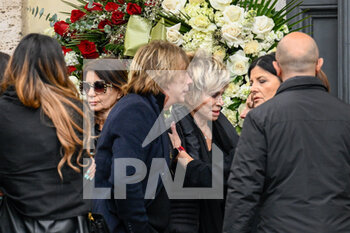 27/02/2023 - Carmen Russo Enzo Paolo Turchi during the funeral of Maurizio Costanzo at the Church of the Artists in Piazza del Popolo Rome Italy February 27 2023 - FUNERALE / FUNERAL OF MAURIZIO COSTANZO  - NEWS - VIP