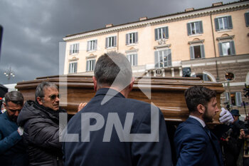 27/02/2023 - during the funeral of Maurizio Costanzo at the Church of the Artists in Piazza del Popolo Rome Italy February 27 2023 - FUNERALE / FUNERAL OF MAURIZIO COSTANZO  - NEWS - VIP