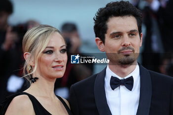 2023-08-30 - Olivia Hamilton and Damien Chazelle attend the opening red carpet at the 80th Venice International Film Festival on August 30, 2023 in Venice, Italy. ©Photo: Cinzia Camela. - OPENING RED CARPET - 80° VENICE INTERNATIONAL FILM FESTIVAL - NEWS - VIP