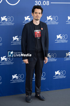 2023-08-30 - Jury President Damien Chazelle attends a photocall at the 80th Venice International Film Festival at on August 30, 2023 in Venice, Italy. ©Photo: Cinzia Camela. - VENEZIA 80 JURY PHOTOCALL - THE 80TH VENICE INTERNATIONAL FILM FESTIVAL - NEWS - VIP
