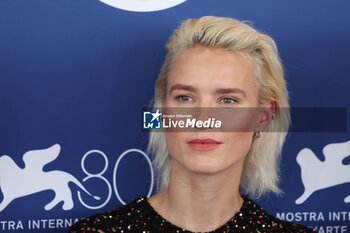 2023-09-01 - Amanda Collin attends a photocall for the movie 