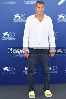 2023-09-01 - Anders Thomas Jensen attends a photocall for the movie 