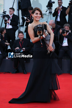 2023-09-01 - Caterina Murino and her dog, attend a red carpet for the movie 