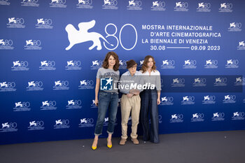 2023-09-04 - Valerie Lemercier, director Woody Allen and Lou de Laage attend a photocall for the movie 