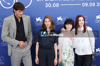 2023-09-04 - Jacob Elordi, Sofia Coppola, Cailee Spaeny and Priscilla Presley attend a photocall for the movie 