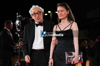 2023-09-04 - Woody Allen and Soon-Yi Previn attend a red carpet for the movie 