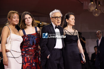 2023-09-04 - (R-L) Soon-Yi Previn, Woody Allen, Manzie Tio Allen and Bechet Allen attend a red carpet for the movie 