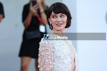 2023-09-04 - Cailee Spaeny attends a red carpet for the movie 