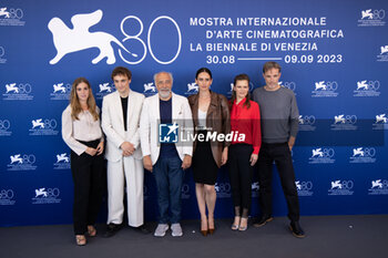 2023-09-07 - Cecilia Steiner, Franz Rogowski, Giorgio Diritti, Valentina Belle, Noemi Besedes and Christophe Sermet attend a photocall for the movie 