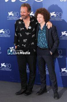 2023-09-08 - (R-L) Michel Franco and Peter Sarsgaard attend a photocall for the movie 
