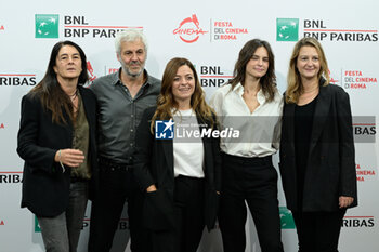 2023-10-19 - Cast attends the photocall of the movie “Mur” during the 18th Rome Film Festival at Auditorium Parco Della Musica on October 19, 2023 in Rome, Italy. - PHOTOCALL OF THE MOVIE “MUR” 18TH ROME FILM FESTIVAL AT AUDITORIUM PARCO DELLA MUSICA - NEWS - VIP