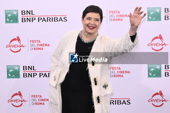 2023-10-20 - Isabella Rossellini during the Photocall at the 18th Edition of the Rome Film Festival, 20 October 2023, Auditorium Parco della Musica, Rome, Italy. - ROME FILM FESTIVAL 18TH EDITION - DAY 3 - NEWS - VIP