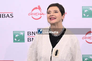 2023-10-20 - Isabella Rossellini during the Photocall at the 18th Edition of the Rome Film Festival, 20 October 2023, Auditorium Parco della Musica, Rome, Italy. - ROME FILM FESTIVAL 18TH EDITION - DAY 3 - NEWS - VIP