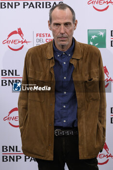 2023-10-20 - Marlon Richards attend a Photocall for the movie “Catching Fire: The Story Of Anita Pallenberg” during the 18th Edition of the Rome Film Festival, 20 October 2023, Auditorium Parco della Musica, Rome, Italy - ROME FILM FESTIVAL 18TH EDITION - DAY 3 - NEWS - VIP