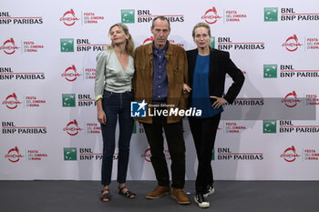 2023-10-20 - Svetlana Zill, Marlon Richards and Alexis Bloom attend a Photocall for the movie “Catching Fire: The Story Of Anita Pallenberg” during the 18th Edition of the Rome Film Festival, 20 October 2023, Auditorium Parco della Musica, Rome, Italy - ROME FILM FESTIVAL 18TH EDITION - DAY 3 - NEWS - VIP