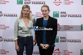 2023-10-20 - Svetlana Zill and Alexis Bloom attend a Photocall for the movie “Catching Fire: The Story Of Anita Pallenberg” during the 18th Edition of the Rome Film Festival, 20 October 2023, Auditorium Parco della Musica, Rome, Italy - ROME FILM FESTIVAL 18TH EDITION - DAY 3 - NEWS - VIP