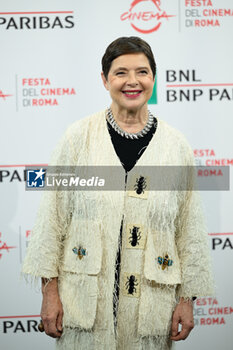 2023-10-20 - Isabella Rossellini attends the photocall during the 18th Rome Film Festival at Auditorium Parco Della Musica on October 20, 2023 in Rome, Italy. - PHOTOCALL OF ISABELLA ROSSELLINI 18TH ROME FILM FESTIVAL  - NEWS - VIP