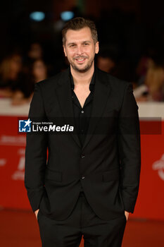 2023-10-20 - Yannis Dimolitsas attends the red carpet of the movie “Maria Callas: Lettere e Memorie” during the 18th Rome Film Festival at Auditorium Parco Della Musica on October 20, 2023 in Rome, Italy. - RED CARPET OF THE MOVIE “MARIA CALLAS: LETTERE E MEMORIE” 18TH ROME FILM FESTIVAL - NEWS - VIP