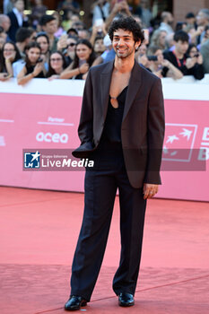 2023-10-22 - Massimiliano Caiazzo attends the red carpet of the movie “Unfitting” during the 18th Rome Film Festival at Auditorium Parco Della Musica on October 22, 2023 in Rome, Italy. - RED CARPET OF THE MOVIE “UNFITTING” 18TH ROME FILM FESTIVAL - NEWS - VIP