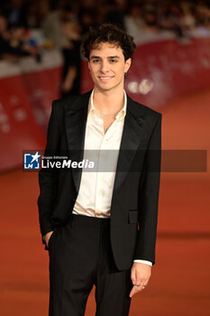 2023-10-22 - Damiano Gavino attends the red carpet of the movie “Nuovo Olimpo” during the 18th Rome Film Festival at Auditorium Parco Della Musica on October 22, 2023 in Rome, Italy. - RED CARPET OF THE MOVIE “NUOVO OLIMPO” 18TH ROME FILM FESTIVAL AT AUDITORIUM PARCO DELLA MUSICA - NEWS - VIP