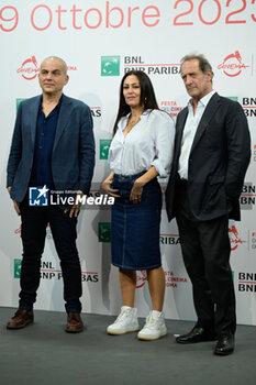 2023-10-25 - Nicolas Boukhrief, Karole Rocher and Vincent Lindon attends the photocall of the movie “Comme un Fils (Like a Son)” during the 18th Rome Film Festival at Auditorium Parco Della Musica on October 25, 2023 in Rome, Italy. - PHOTOCALL OF THE MOVIE “COMME UN FILS (LIKE A SON)” 18TH ROME FILM FESTIVAL - NEWS - VIP