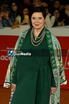 2023-10-25 - Isabella Rossellini attends a red carpet for the movie “La Chimera” during the 18th Rome Film Festival at Auditorium Parco Della Musica on October 25, 2023 in Rome, Italy. - RED CARPET OF THE MOVIE “LA CHIMERA” 18TH ROME FILM FESTIVAL - NEWS - VIP