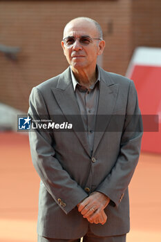 2023-10-27 - Giuseppe Tornatore attends a red carpet during the 18th Rome Film Festival at Auditorium Parco Della Musica on October 27, 2023 in Rome, Italy. - RED CARPET OF GIUSEPPE TORNATORE 18TH ROME FILM FESTIVAL - NEWS - VIP