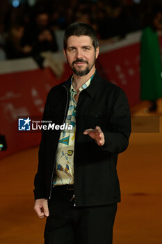 2023-10-28 - Ivan Silvestrini director attends the photocall of the movie “Mare Fuori 4” during the 18th Rome Film Festival at Auditorium Parco Della Musica on October 28, 2023 in Rome, Italy. - RED CARPET OF THE MOVIE “MARE FUORI 4” 18TH ROME FILM FESTIVAL - NEWS - VIP