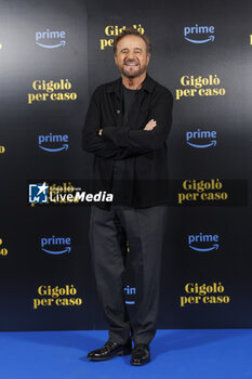 2023-12-12 - Christian De Sica during the Photocall “ Gigolo per Caso”, on 12 December 2023 at the CINEMA QUATTRO FONTANE, Rome, Italy. - PHOTOCALL “ GIGOLO PER CASO” - NEWS - VIP