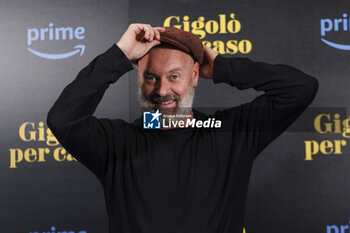 2023-12-12 - Pietro Sermonti during the Photocall “ Gigolo per Caso”, on 12 December 2023 at the CINEMA QUATTRO FONTANE, Rome, Italy. - PHOTOCALL “ GIGOLO PER CASO” - NEWS - VIP