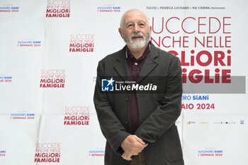 2023-12-20 - Antonio Catania during the Photocall of the movie “SUCCEDE ANCHE NELLE MIGLIORI FAMIGLIE”, 20 December 2023 at the Hotel Visconti in Rome, Italy. - PHOTOCALL - SUCCEDE ANCHE NELLE MIGLIORI FAMIGLIE  - NEWS - VIP