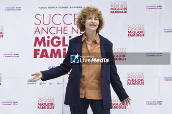 2023-12-20 - Anna Galiena during the Photocall of the movie “SUCCEDE ANCHE NELLE MIGLIORI FAMIGLIE”, 20 December 2023 at the Hotel Visconti in Rome, Italy. - PHOTOCALL - SUCCEDE ANCHE NELLE MIGLIORI FAMIGLIE  - NEWS - VIP