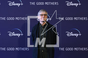 2023-04-04 - Julian Jarrold during the Photocall of The Good Mothers at The Space Cinema Moderno, 4th April 2023, Rome, Italy - PHOTOCALL THE GOOD MOTHERS - REPORTAGE - VIP