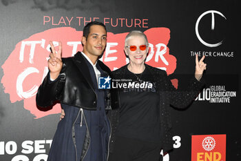 2023-09-10 - Mahmood and Annie Lennox during the Red Carper of Time fo Change at Colosseo, 10 September 2023, Rome, Italy. - RED CARPET TIME FOR CHANGE - REPORTAGE - VIP