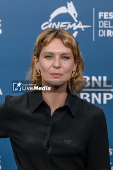 2024-10-16 - Elena Radonicich attends the Photocall of the movie “Berlinguer. La grande Ambizione ” during the 19th Rome Film Festival at Auditorium Parco Della Musica on October 16, 2024 in Rome, Italy. - FESTA DEL CINEMA ROMA PHOTOCALL BERLINGUER. LA GRANDE AMBIZIONE - NEWS - ENVIRONMENT