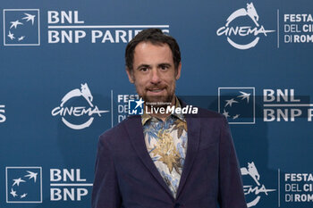 2024-10-16 - Elio Germano attends the Photocall of the movie “Berlinguer. La grande Ambizione ” during the 19th Rome Film Festival at Auditorium Parco Della Musica on October 16, 2024 in Rome, Italy. - FESTA DEL CINEMA ROMA PHOTOCALL BERLINGUER. LA GRANDE AMBIZIONE - NEWS - ENVIRONMENT