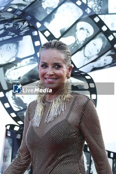 2024-07-19 - Sharon Stone attends the red carpet of the 70th Taormina Film Festival, day 7. - 70TH TAORMINA FILM FESTIVAL _ DAY 7 - NEWS - ART