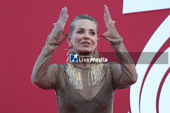 2024-07-19 - Sharon Stone attends the red carpet of the 70th Taormina Film Festival, day 7. - 70TH TAORMINA FILM FESTIVAL _ DAY 7 - NEWS - ART