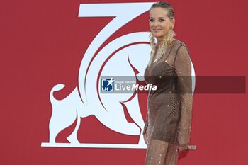 2024-07-19 - Sharon Stone attends the red carpet of the 70th Taormina Film Festival, day 7. - 70TH TAORMINA FILM FESTIVAL _ DAY 7 - NEWS - ART