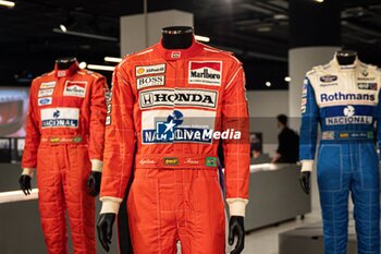 2024-04-23 - Senna race suits (Exhibition Ayrton Senna Forever) - AYRTON SENNA FOREVER  - MOSTRA - REPORTAGE - ART